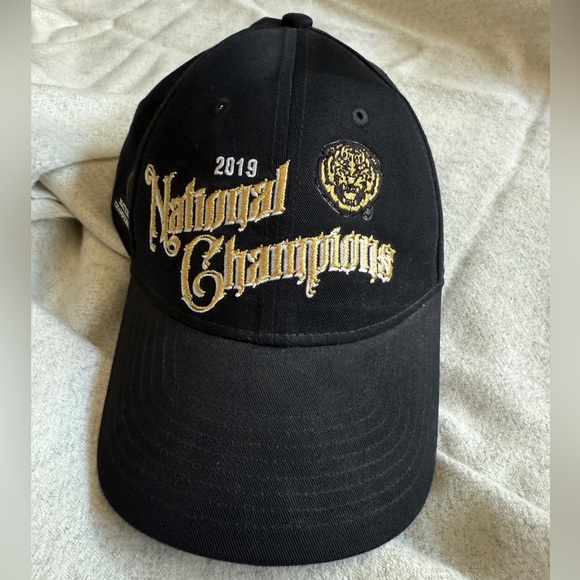 NWOT Official LSU Black National Champions 2019 baseball cap - Picture 1 of 4